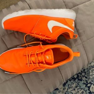 Nike Woman’s Roshe One Orange size 10